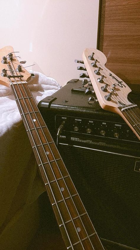 Bass Instrument Aesthetic, White Bass Aesthetic, Bass Wallpaper Aesthetic, Bassist Wallpaper, Electric Bass Aesthetic, Playing Bass Aesthetic, Bass Astethic, Bass Guitar Aesthetic Wallpaper, Aesthetic Wallpaper Guitar