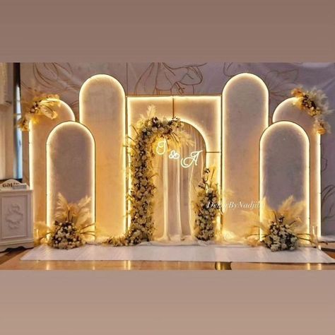 Event Stage Design Ideas, Wedding Stage Ideas, Stage Decorations Wedding, Small Wedding Decor, Nikah Decor, Reception Stage Decor, Stage Ideas, Wedding Stage Backdrop, Wedding Stage Decor