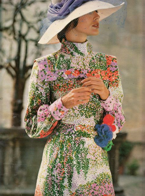 Seventies Fashion, Print Inspiration, 1970s Fashion, Ditsy Floral, Vintage Pattern, 70s Fashion, Palm Springs, Look Cool, Fashion Sense