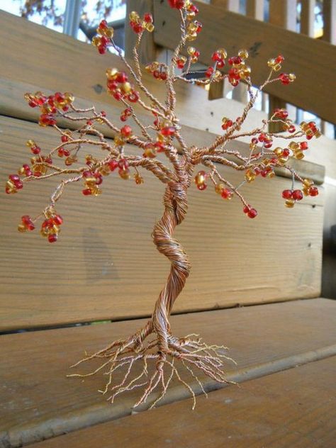 Diy Wire Tree, Bead Trees, Sculptures Sur Fil, Ming Tree, Beaded Trees, Bonsai Wire, Copper Wire Art, Wire Art Sculpture, Wire Tree Sculpture