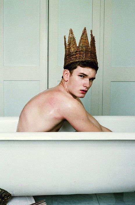 Image Bathtub Photography, Luke Edward Hall, Edward Hall, Prince And Princess, Prince Charming, Editorial Fashion, Photography Inspiration, Portrait Photography, Fashion Photography