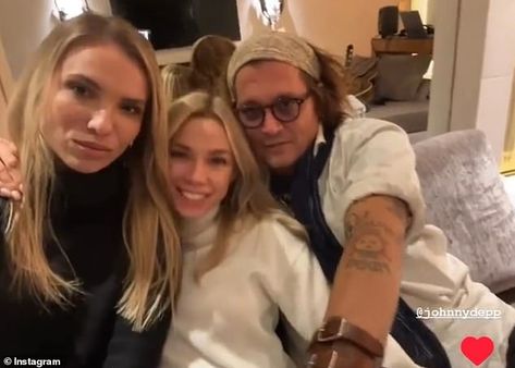 REVEALED: Johnny Depp's new blonde girlfriend two years after trial Johnny Depp Girlfriend, Johnny Depp Wife, Johnny Depp News, Amber Heard Johnny Depp, Two Blondes, Blonde Girlfriend, Stylish People, Johnny Depp Fans, Johnny Depp Pictures