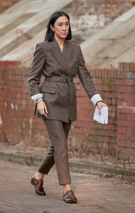 Eva Chen, Floral Tea Dress, Trouser Suit, Practice Outfits, Slim Sweater, Fashion People, Cool Street Fashion, Style Mistakes, Last Month