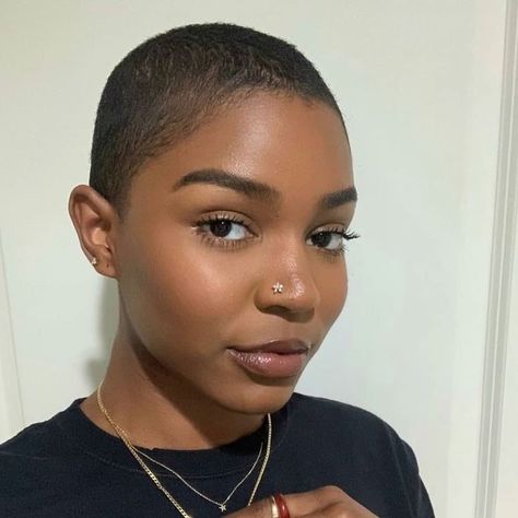 Shaved Natural Hair, Ponytail Diy, Big Chop Natural Hair, Diy Hairstyle, Short Natural Haircuts, Shaved Hair Cuts, Short Shaved Hairstyles, Natural Hair Cuts, Natural Hair Short Cuts