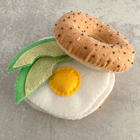 Felt Food Bagel Set Play Food Eggs Felt Toys Pretend Avocado Eco Friendly Toy Food Bacon - Etsy Australia Couture, Tela, Patchwork, Felt Breakfast Food, Felt Bagel, Felt Bacon, Bday Food, Felt Vegetables, Felt Food Diy