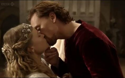 With a gentle prod of his fingers, he tilted her chin up to meet his kiss. Gentleman Video, Tom Hiddleston Gentleman, King Henry V, Tom Hiddleston Quotes, Hollow Crown, Fair Face, Edward Iv, Tom Hiddleston Funny, The Hollow Crown