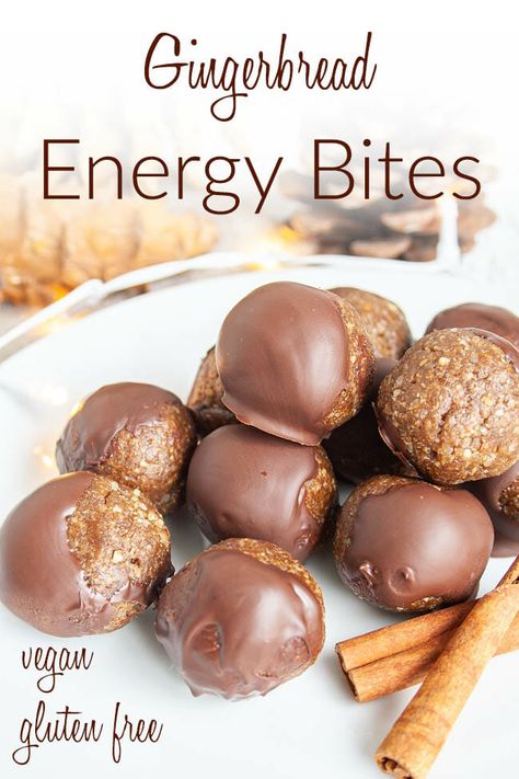 Molasses Energy Balls, Gingerbread Bites, Energy Recipes, Vegan Biscuits, Cheap Recipes, Fav Food, Healthier Options, Protein Bites, Gingerbread Recipe