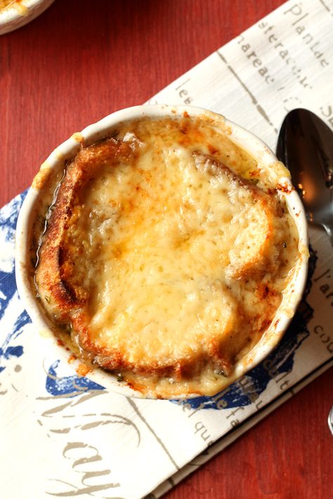 French Onion Soup German Potato Soup, Best French Onion Soup, Sausage Potato Soup, Classic French Onion Soup, French Onion Soup Recipe, Onion Soup Recipes, French Dishes, Creamy Soup, Oven Cooking