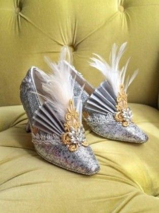 shoes /style rococo Rococo Shoes, Wedding Dresses Vintage Princess, Cinderella Cosplay, Century Shoes, Historical Shoes, Victorian Shoes, Rococo Fashion, Flapper Costume, 1920s Style