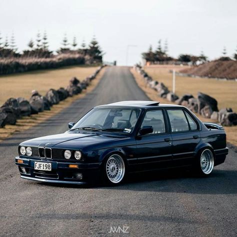 BMW E30 Bmw E30 Stance, Bmw E30 325, Bmw Compact, Bmw Touring, Carros Bmw, Bmw 325, Bmw E30 M3, Bmw Classic Cars, Bmw E34