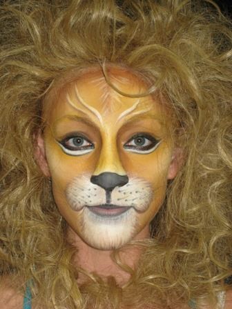 Hyena Makeup, Wizard Makeup, Lion Face Paint, Lion Makeup, Maquillage Halloween Simple, Lion King Jr, Animal Makeup, Theatre Makeup, Lion Costume