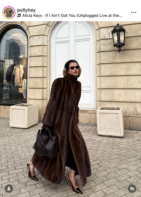 Long Coat Fashion, Faux Fur Long Coat, Fur Long Coat, Thick Jacket, Fur Decor, Womens Faux Fur Coat, Long Faux Fur Coat, Plush Coat, Fashion Oversized