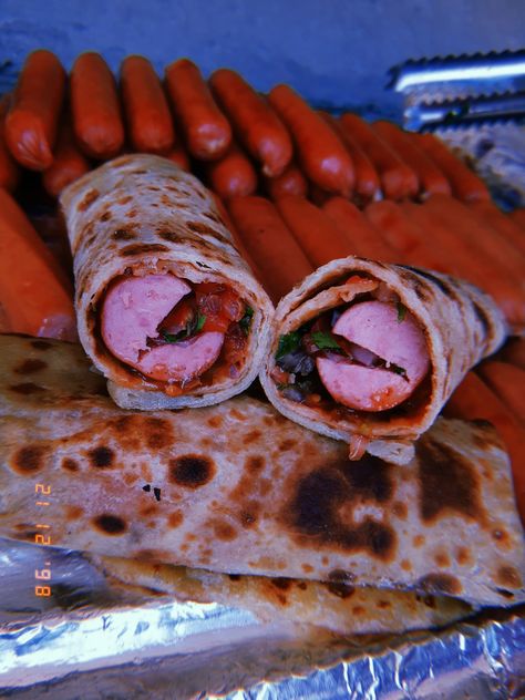 Meet the Kenyan wrap, popular in colleges and universities. This is the most common and loved meal for students as it is not cost friendly nor sweet but also a full balanced diet goes well with a bottle of coke. Recipe coming soon... Kenyan Street Food, Kenyan Meals, Smokies Recipe, Student Recipes, Balanced Diet, Meal Planning, Chef, Diet, Yummy Food