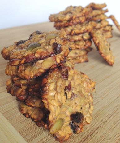 Delicious 4-Ingredient Banana Flax Cookies - Healthy Nibbles & Bits - consider sunflower seeds instead of flax seeds Flax Meal Cookies, Flax Breakfast Cookies, Pumpkin Seed Cookies, Flax Cookies, Paleo Flax Muffins, Flax Meal Crackers, Healthy Nibbles, Seed Crackers Recipe, Double Chocolate Cookies Recipe