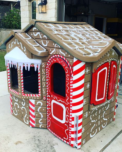 Natal, Playhouse Gingerbread House, Candyland House, Whoville Houses, Christmas Playhouse, Gingerbread House Diy, Playhouse Diy, Plastic Playhouse, Xmas Gingerbread