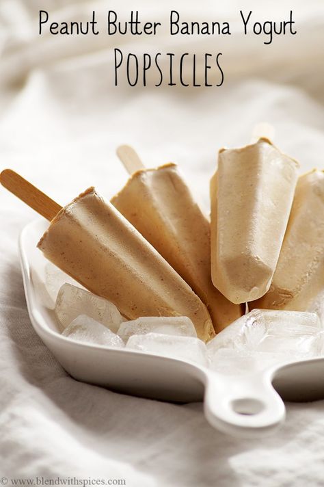 Banana Ice Pop Recipes, Banana Peanut Butter Popsicles, Creamy Popsicle Recipes, Peanut Butter Popsicles, Banana Popsicle Recipes, Healthy Ice Pops, Yogurt Popsicle Recipes, Frozen Yogurt Pops, Frozen Yogurt Popsicles