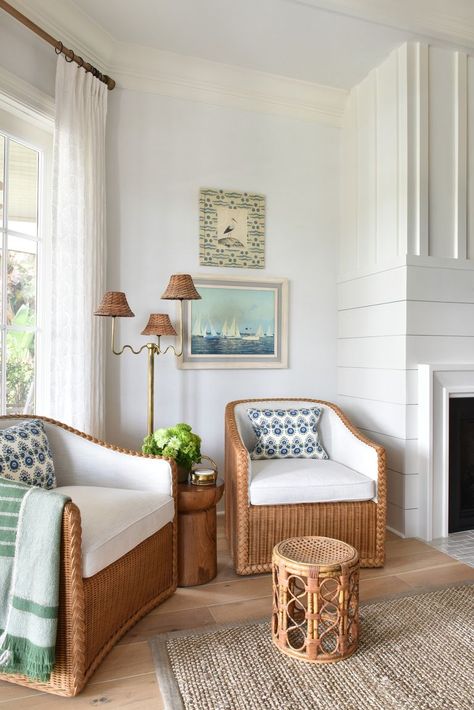 loudermilk jordan palm beach county living room Beach House Interior Decor, Eclectic Coastal Decor, Preppy Beach House, Palm Beach Interiors, Singapore Living, Dopamine Decorating, Vintage Beach House Decor, Palm Beach House, Vintage Coastal Decor