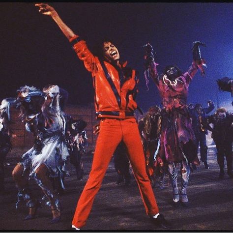 Thriller Pictures, Scary Dance, Michael Jackson Jam, Thriller Album, Thriller Video, Pc Background, American Werewolf In London, Michael Jackson Thriller, Black Hollywood