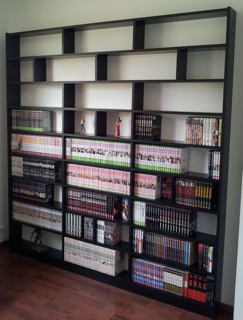 Manga Library Aesthetic, Manga Bookshelf Ideas, Manga Bookshelf Aesthetic, Bedroom Bookshelf Ideas, Library Bedroom Ideas, Nerd Room Ideas, Manga Bookshelf, Otaku Room Aesthetic, Manga Library