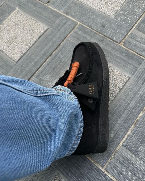 Cosy szn with Clarks Originals 🍂 IG📸 - iziboy224 Black Clarks Wallabees Outfit, Black Wallabees Outfit Men, Clarks Wallabees Men Outfit, Wallabees Outfit Men, Clarks Wallabees Outfit, Clark Wallabees, Clarks Wallabees Men, Wallabees Outfit, Wallabee Clarks