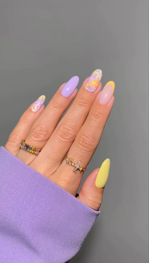 URPLE AND YELLOW ACRYLIC NAIL WITH FLOWER NAIL ART AND PURPLE AND YELLOW FRENCH TIP Summer Nails Trendy Yellow, Short Nail Designs Yellow And White, Lavender French Tip Nails Almond With Flowers, Yellow Flowers Nail Art, Purple And Yellow French Tip Nails, Purple And Yellow Almond Nails, Yellow Spring Nails 2023, Purple Nails With Yellow Flower, Lavender Yellow Nails