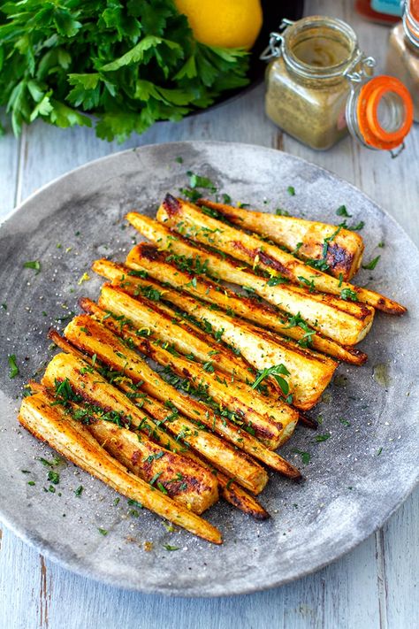 Beautifully seasoned and spiced, these roasted parsnips are perfect as a side dish with any main. Golden brown on the outside, soft on the inside, they are as tasty as they are nutritious and a healthy source of carbohydrates and fibre. Paleo, gluten-free, Whole30 and vegan-friendly. Parsnips Recipe, Parsnip Recipes, Whole30 Vegan, Roasted Parsnips, Recipes Paleo, Roasted Beets, Vegetable Sides, Healthy Side Dishes, Parsnips