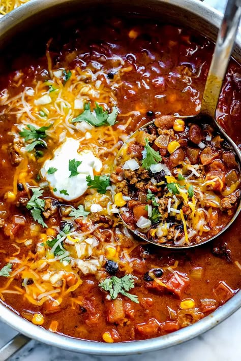 Taco Soup Stove Top, Taco Soup Recipe Easy, Easy Taco Soup, Taco Soup Crock Pot, Crock Pot Tacos, Taco Soup Recipe, Chicken Taco Soup, Slow Cooker Desserts, Rachel Ray