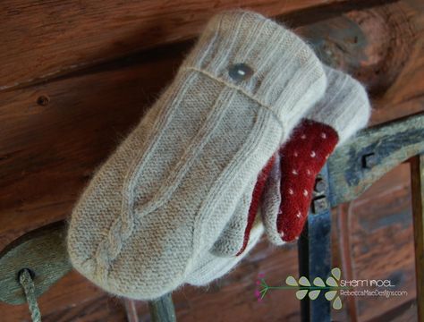 Mittens From Old Sweaters, Old Sweater Diy, Mittens From Sweaters, Sewing Upcycled Clothing, Diy Mittens, Sweater Projects, Repurposed Sweaters, Felted Mittens, Water Cleaner