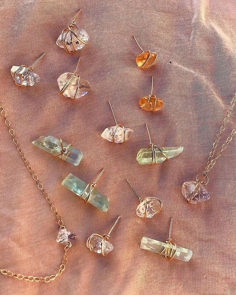 Crystal Jewelry Diy, Grandmother Jewelry, Boho Statement Necklace, Popular Jewelry, Old Jewelry, Simple Jewelry, Jewelry Diy, Selling Jewelry, Bohemian Jewelry