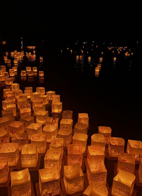 Lanterns Aesthetic, Tangled Floating Lanterns Wallpaper, Lantern Festival Aesthetic, Sky Lanterns Aesthetic, Tangled Scenes Floating Lanterns, Floating Water Lanterns, Tangled Lantern Scene Aesthetic, Tangled Lantern Scene Real Life, Water Lantern Festival