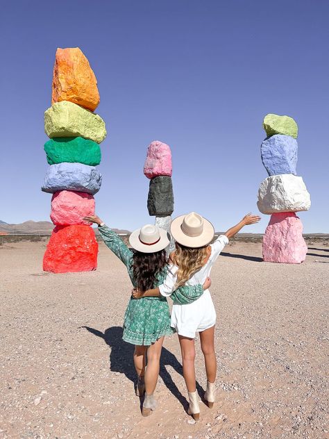 7 Magic Mountains Las Vegas Photoshoot, Vegas Photo Ideas Friends, Seven Magic Mountains Photo Ideas, 7 Magic Mountains Las Vegas, Las Vegas Photo Ideas, Magic Mountains Las Vegas, Vegas Pics, Vegas Pictures, Mountain Photo Ideas