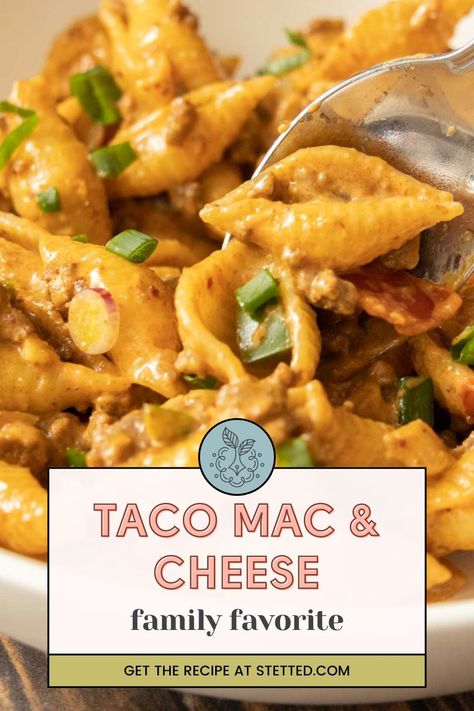 Everyone loves taco mac and cheese, featuring cheesy pasta and your favorite taco seasonings. Leftovers are equally delicious! https://www.stetted.com/queso-mac/ Beef Spices, Cheesy Taco Pasta, Taco Mac, Taco Mac And Cheese, Easy Meal Recipes, Southern Pecan Pie, Ground Turkey Tacos, Homemade Mac And Cheese, Cola Cake