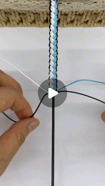 Bracelet Making Tutorial String, Fly Line Bracelet Diy, 4 String Bracelet Pattern, Braclete Pattern String, Bracelet Ideas String, Easy Bracelet Patterns, Adjustable Bracelet Diy, Easy Bracelets, Bracelet Making Tutorial