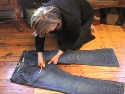 What To Do With Old Jeans, Make An Apron, Jean Projects, Jean Apron, Serger Sewing, An Apron, Old Jeans, Orange Fabric, Cut Jeans