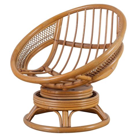 View this item and discover similar for sale at 1stDibs - Unique Mid-Century Modern bamboo rattan swivel lounge chair. Features a round seat and base made of steam bent rattan. The sides are decorated with an Hollywood Regency Dining Room, Modern Swivel Chair, Modern Club Chair, Swivel Lounge Chair, Rattan Lounge Chair, Mid Century Lounge Chairs, Leather Dining Room Chairs, Bamboo Chair, Vintage Lounge Chair