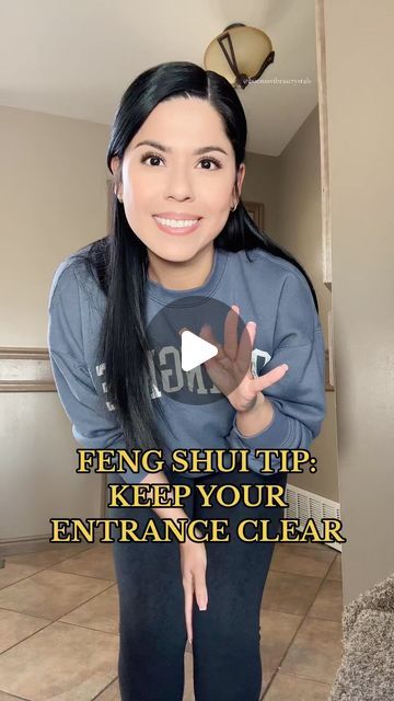 Buenas Vibras Crystals on Instagram: "Invite spring into your home through a welcoming entrance 🌸 #fengshuitips #entryway #welcomingabundance" Feng Shui Entrance Entryway, Feng Shui Entrance, Mirror Feng Shui, Entryway Mirror, Feng Shui Tips, April 11, Feng Shui, Entrance, Entryway