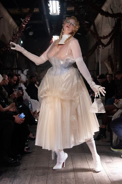 Gwendolyn Christie, Collection Couture, Moda Paris, Fashion Forever, Couture Mode, Pat Mcgrath, Couture Week, Couture Runway, John Galliano