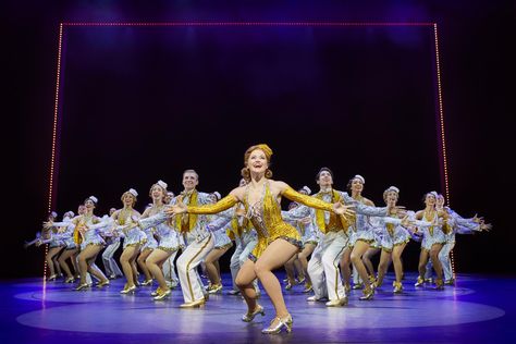 42nd Street Musical, Busby Berkeley, Street Theatre, Drury Lane, Tap Costumes, Youth Theatre, Musical Theatre Broadway, Theater Performance, Music Writing