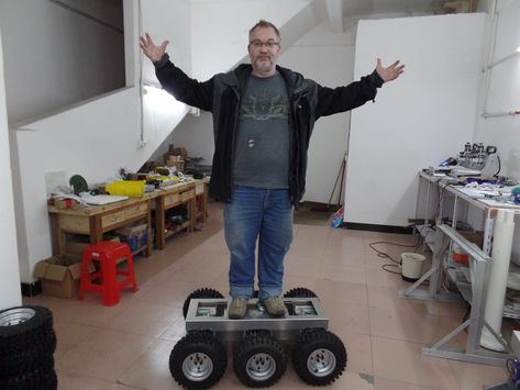 TITAN 6WD robot chassis | Hackaday.io Robot Arm Diy, Robot Chassis, Trophy Truck Chassis, Kastelan Robot Conversion, Rock Bouncer Chassis, Robotics Projects, Robot Design, Arduino, Design