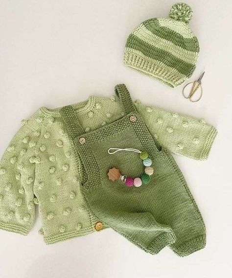 Knitted Baby Outfits, Crochet Baby Sweater Pattern, Baby Mode, Crochet Baby Sweaters, Crochet Baby Sweater, Baby Frock Pattern, Baby Sweater Patterns, Baby Sweater Knitting Pattern, Baby Boy Knitting