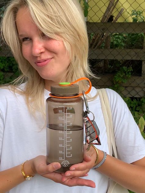 Hiking Water Bottle Aesthetic, Granola Water Bottle, Gifts For Outdoorsy Women, Nalgene Aesthetic, Nalgene Water Bottle Aesthetic, Weirdly Aesthetic, Straight Wolfcut, Water Bottle Aesthetic, Blonde Hair Hairstyles