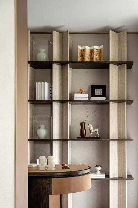 Show Shelf Design, Home Office Desk Against Wall, Joinery Shelving, Low Cabinet Design, Japandi Shelf, Contemporary Shelf Design, Curved Shelves, Shelf Detail, Scandinavian Modern Furniture