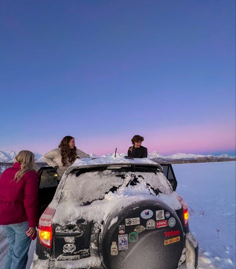 Snowboard Trip Aesthetic, Christmas Road Trip Aesthetic, Ski Boyfriend, Trip With Friends Aesthetic, Utah Snowboarding, Sledding With Friends, Christmas Road Trip, Driving In The Snow, Ski Vibes