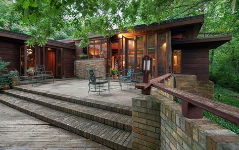 Usonian Style, Usonian House, Falling Water House, Frank Lloyd Wright Architecture, Frank Lloyd Wright Buildings, Module Design, Frank Lloyd Wright Homes, Clerestory Windows, Gorgeous Houses