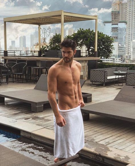 🤤😍 Nick Bateman, Single Man, Shirtless Men, Male Beauty, Male Models, Fitness Goals, Gq, Eye Candy, A Man