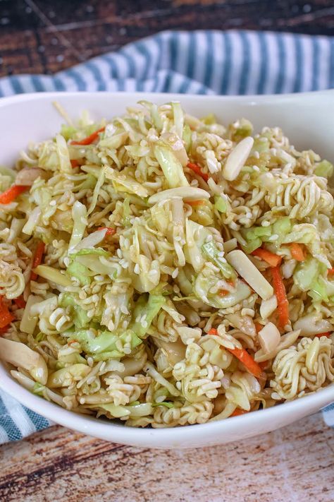 Asian Slaw Asian Coleslaw Recipe, Mediterranean Diet Recipes Breakfast, Asian Slaw Recipe, Asian Coleslaw, Asian Slaw, Savory Salads, Coleslaw Recipe, Asian Fusion, Toasted Sesame Seeds