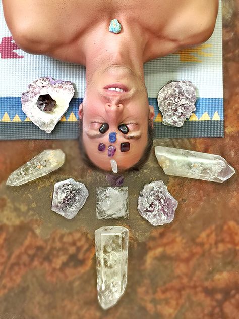 Chakra Stones Aesthetic, Stones For Healing, Ajna Chakra, Crystals Healing Grids, Third Eye Chakra Stones, Energy Muse, 3rd Eye Chakra, Chakra Health, Healing Room