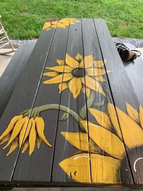 Painted Picnic Tables, Dekor Diy, Fence Art, Furniture Couch, Unique Houses, Apartment Furniture, House Diy, Backyard Projects, Backyard Patio Designs