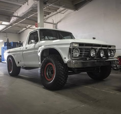 Badass f100 prerunner Toyota Pickup Truck, F100 Prerunner, Prerunner Trucks, Fast Driving, Trophy Truck, Custom Pickup Trucks, Hummer H1, Pre Runner, Old Ford Trucks