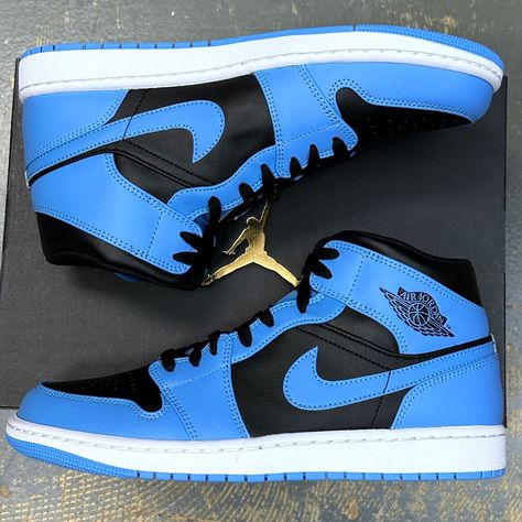 Air Jordan 1 Mid University Blue, Jordan 1 Black And Blue, Air Jordans Blue, Air Jordans Men, Jordan 1 Mid University Blue, Air Jordan 1 Mid Blue, Nike Air Jordan 1 Outfit, Blue Shoes Outfit, Blue Nike Shoes